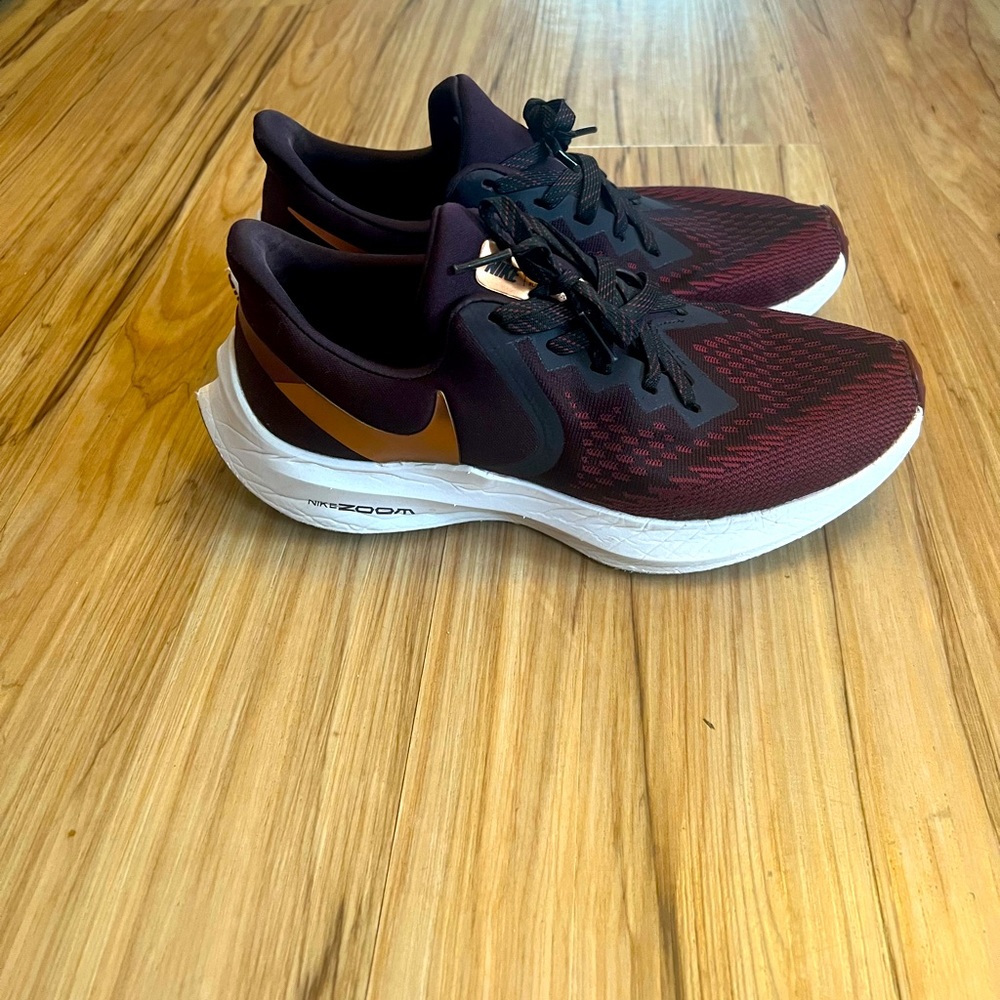 Nike zoom women’s running shoes